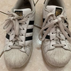 Adidas Superstars size 6